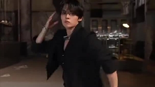 تیک تاک استری کیدز "STRAY KIDS" با دنس "DO IT" از لینو "کپشن"