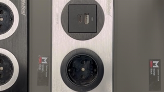 پریز توکار با درپوش مگنتی کد 10080 | USB فست شارژ