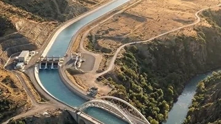 فیلم تایم لپس احداث کانال آبی و پل بر روی رودخانه