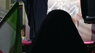 رجز خوانی همسر شهید جنگ رمضان در میادین مشهد