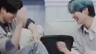 ★☆★