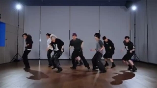 دنس پرفومنس اهنگ«Chk Chk Boom»از stray kids