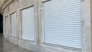 درب رول آپ (درب اتوماتیک برقی کرکره‌ای)