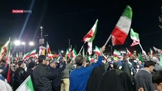 اجتماع شبانه مردمی در میادین اسلامشهر تهران در حمایت از رزمندگان موشکی - جنگ رمضان 1405