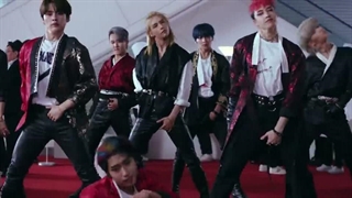 موزیک ویدیوی back door از استری کیدز | SKZ(stray kids)