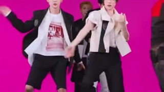 ویدیو relay dance گروه TXT با آهنگ Stick with you