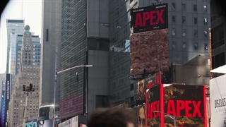 نتفلیکس تایمز اسکوئر را به صحنه رونمایی فیلم Apex تبدیل کرد