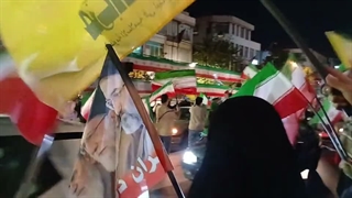 بدرقه خودروی عروسی در تجمعات خیابانی میدان هفت حوض در جنگ رمضان 1405