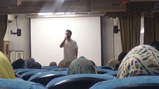 هاشم رمضانی اجرای آهنگ عزیز جونم در جشن روز مادر در فرهنگسرای خانواده