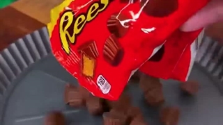 با غذات بازی نکن..!