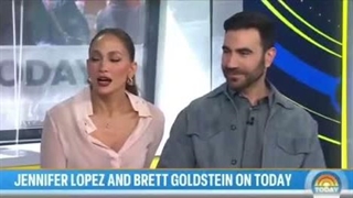جنیفر لوپز توی برنامه The Today Show به حضور آهنگ جنی «like JENNIE» در سریال Off Campus اشاره کرد: