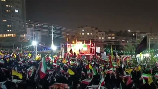 میدان قائم شهرک محلاتی در شب عاشورای 1405 اجرای سرود ای ایران