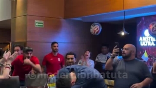 شادی بازیکنان تیم ملی ایران پس گل سوم الجزایر