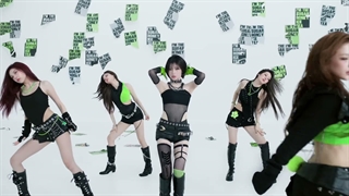 دنس PERFORMANCE اهنگ SUGAR HONEY ICE TEA از BABYMONSTER
