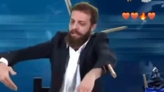 چوب به استین ملتی می ره می ره
