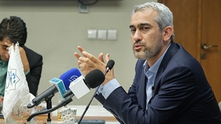 وزیر اقتصاد: احتمال انحلال چند بانک دیگر در صورت عدم‌اصلاح وجود دارد