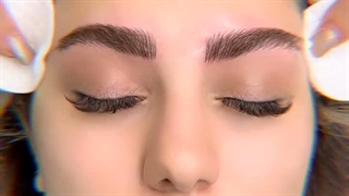 میکروبلیدینگ و فیبروز ابروها سالن زیبایی شادیفر اصفهان