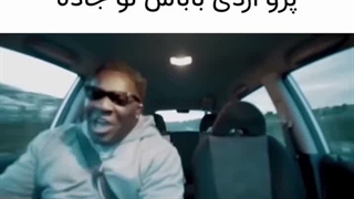 من ۱۳ ساله خیلی رندوم توی جاده خاکی روستا: