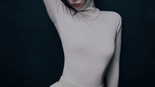 منتشر شده از جنی برای Moncler